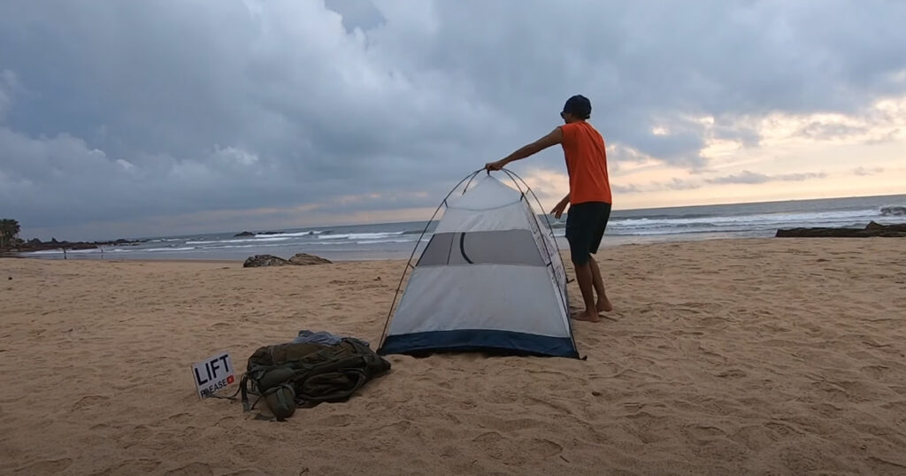The 3 Factors & 3 Tips for Using A Tent At The Beach