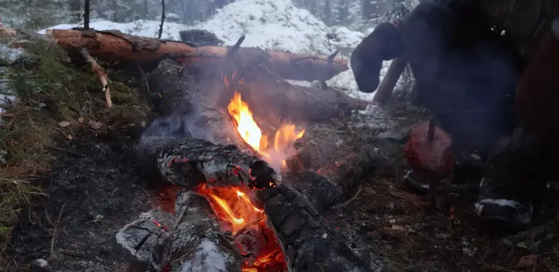 The 5 factors that influence the temperature of a campfire